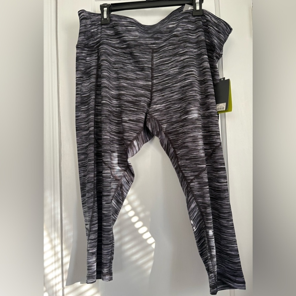 NWT Tek Gear Plus Size Space-Dyed Capris
Sz: 2X